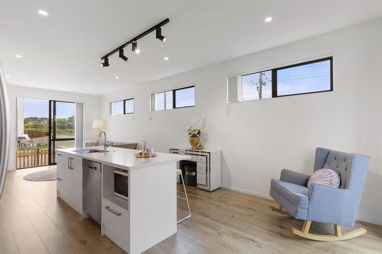 Photo of property in 2 Tumu Road, Papakura, 2110