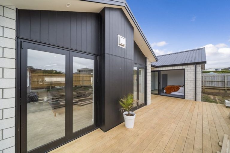 Photo of property in 23 Nadine Stanton Drive, Bell Block, New Plymouth, 4312