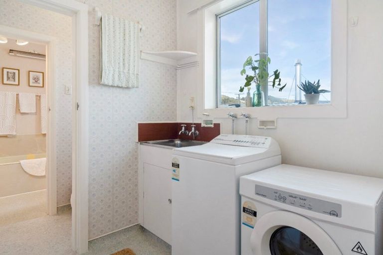 Photo of property in 39 Coates Street, Tawa, Wellington, 5028