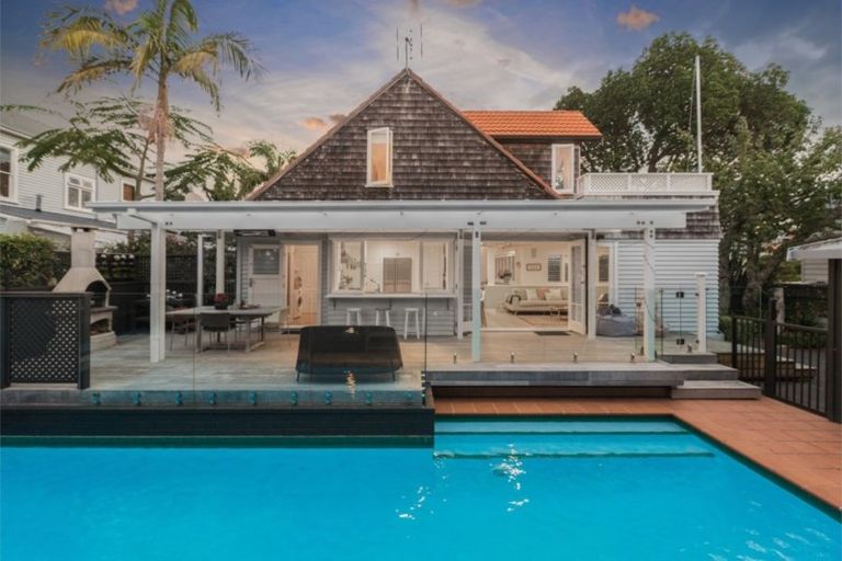 Photo of property in 34a Tainui Road, Devonport, Auckland, 0624