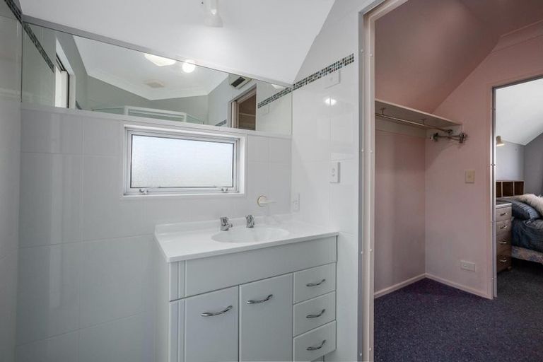 Photo of property in 17a Groves Road, Raumati Beach, Paraparaumu, 5032