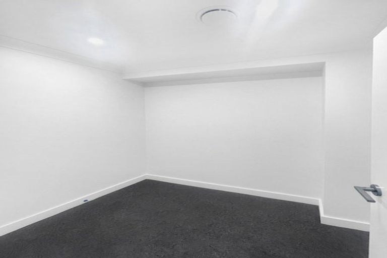 Photo of property in 66 Parkwood Avenue, Westgate, Auckland, 0614