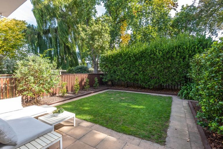 Photo of property in 2/78 Holly Road, St Albans, Christchurch, 8014