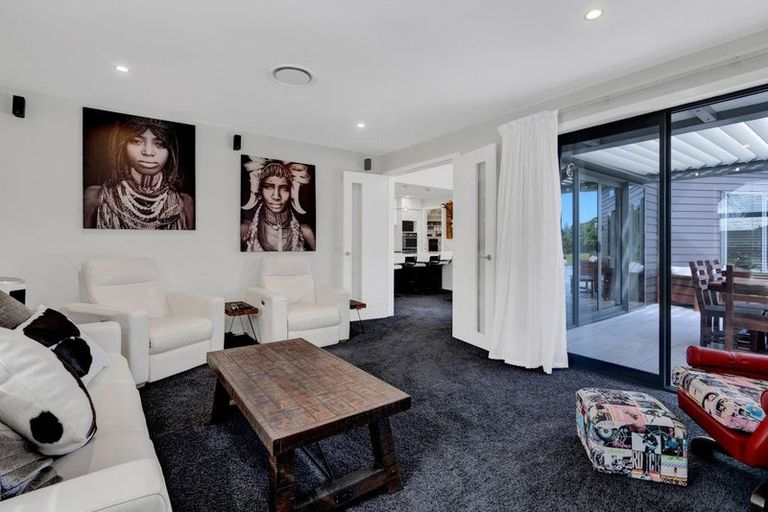 Photo of property in 10 Augusta Grove, Waiwhakaiho, New Plymouth, 4312