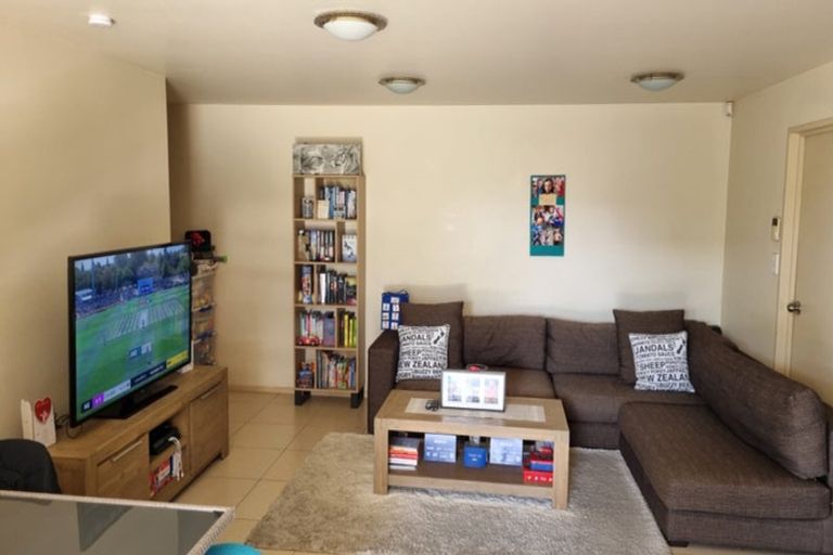 Photo of property in 71 Kittiwake Drive, Schnapper Rock, Auckland, 0632