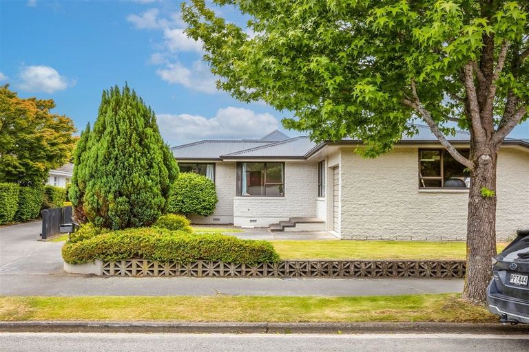 Photo of property in 8 Westburn Terrace, Burnside, Christchurch, 8041