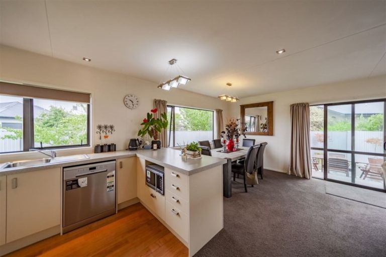 Photo of property in 142 Avondale Road, Greenmeadows, Napier, 4112