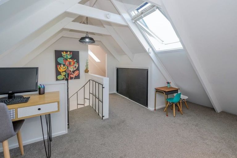 Photo of property in 27 Hemara Street, Waikanae Beach, Waikanae, 5036