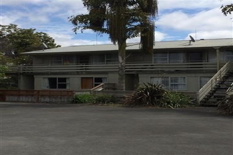 Photo of property in 4/5 Tralee Place, Hillcrest, Hamilton, 3216