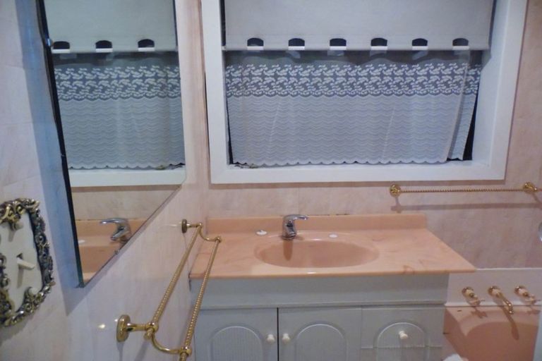 Photo of property in 45 Fovant Street, Russley, Christchurch, 8042