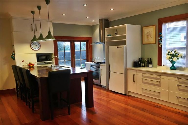 Photo of property in 44 Birdwood Road, Waterloo, Lower Hutt, 5011