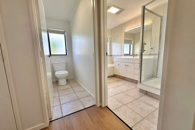 Photo of property in 39 Golfland Drive, Golflands, Auckland, 2013