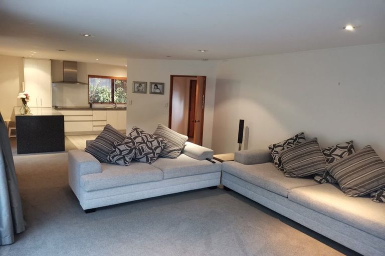 Photo of property in 1/29 Radiata Lane, Chatswood, Auckland, 0626