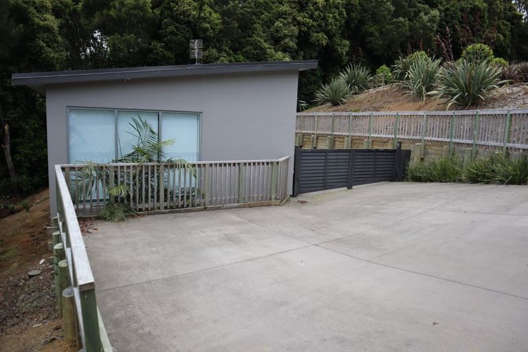 Photo of property in 73 Warman Road, Okura, Auckland, 0792