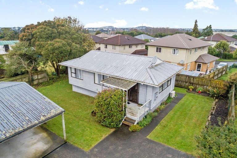 Photo of property in 2/38 Barrys Road, Glendene, Auckland, 0602