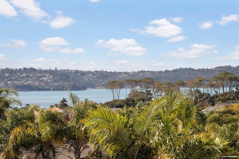Photo of property in 8 Belleaire Court, West Harbour, Auckland, 0618