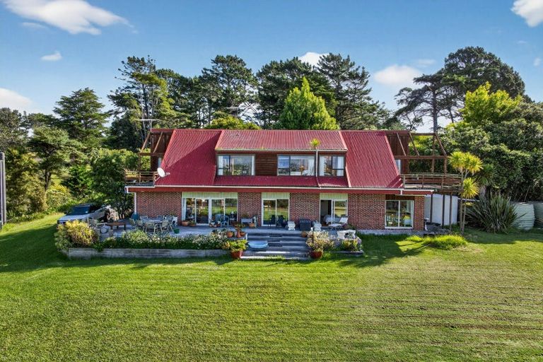 Photo of property in 55 Red Hills Road, Massey, Auckland, 0614