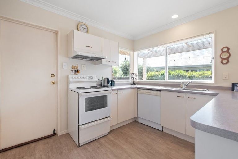 Photo of property in 18a South Street, Papakura, 2110