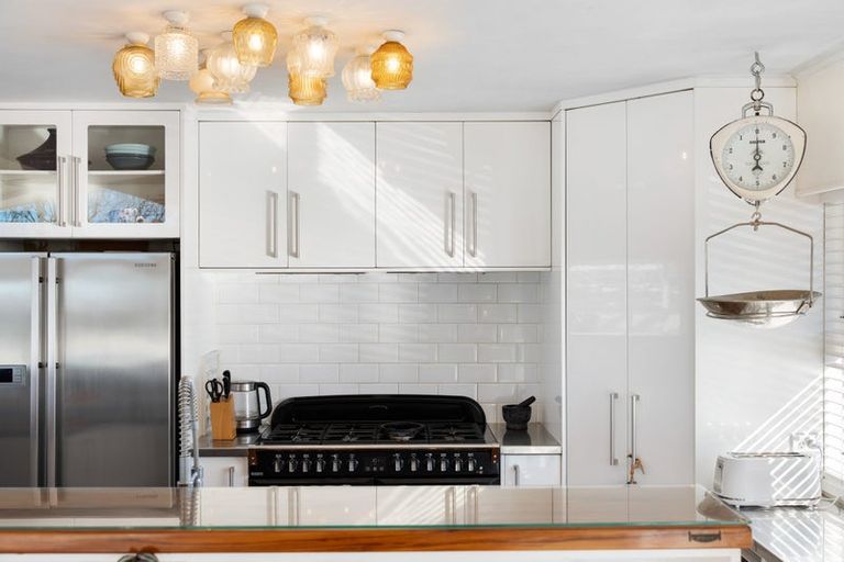 Photo of property in 15 Jaemont Avenue, Te Atatu South, Auckland, 0610