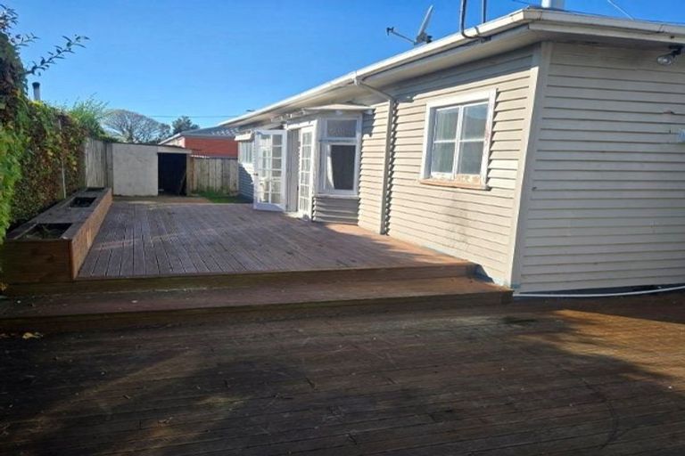 Photo of property in 32 Tower Street, Hornby, Christchurch, 8042
