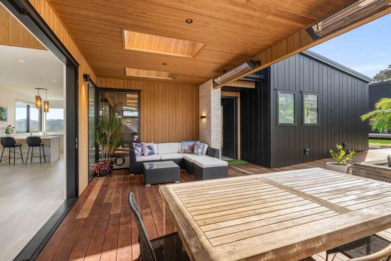 Photo of property in 196 Paku Drive, Tairua, 3508