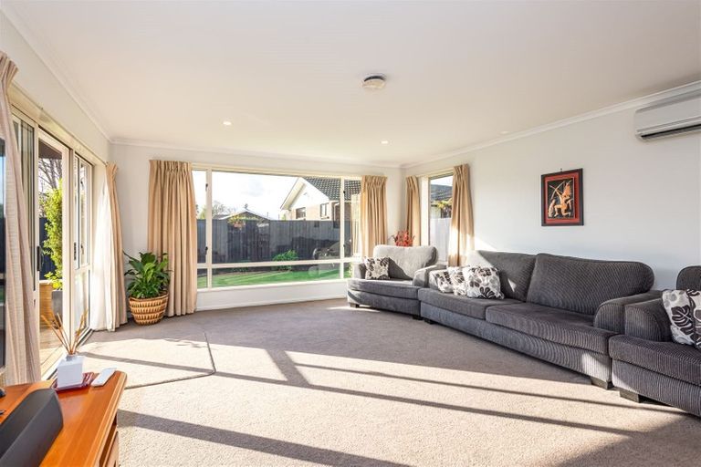 Photo of property in 2/14 Bentley Street, Russley, Christchurch, 8042