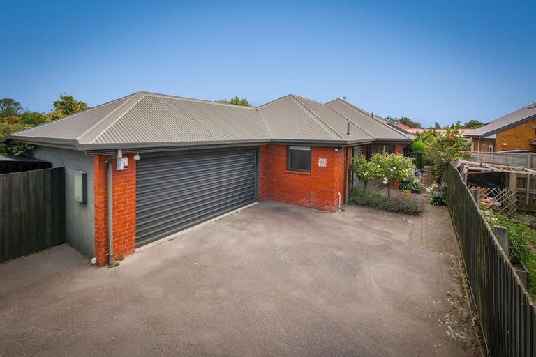 Photo of property in 2/113 Avonhead Road, Avonhead, Christchurch, 8042