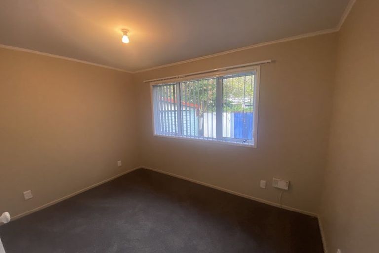 Photo of property in 16 Greenock Road, Ranui, Auckland, 0612