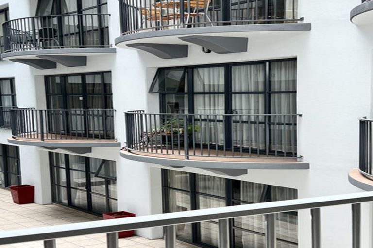 Photo of property in Atrium Apartments, 2h/154 The Terrace, Wellington Central, Wellington, 6011