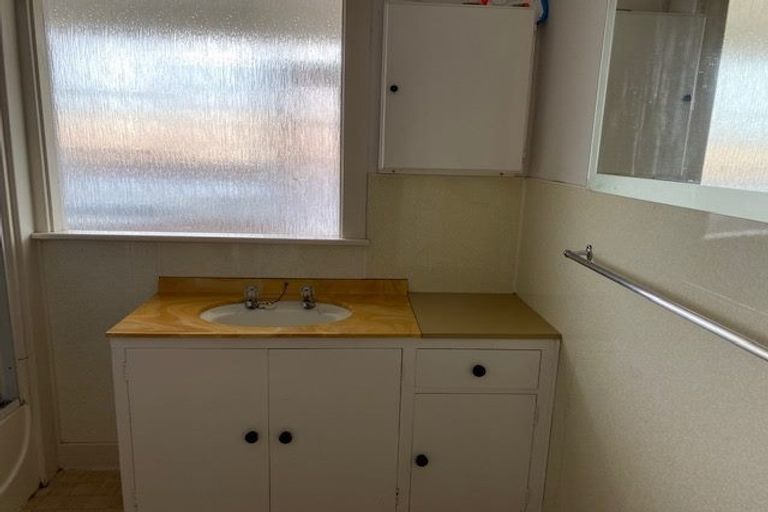 Photo of property in 60 Avenue Road, West End, Timaru, 7910