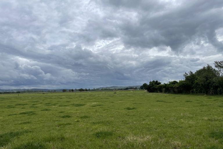 Photo of property in 18 Canal West Road, Waitakaruru, Thames, 3576