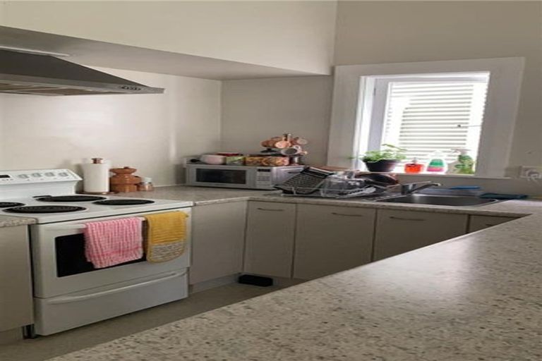 Photo of property in 82 Glenmore Street, Northland, Wellington, 6012