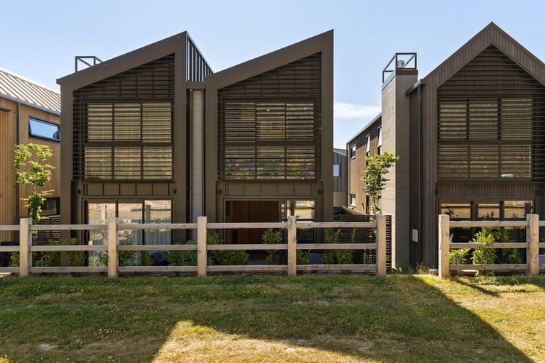 Photo of property in 33 Ryan Loop, Jacks Point, 9371