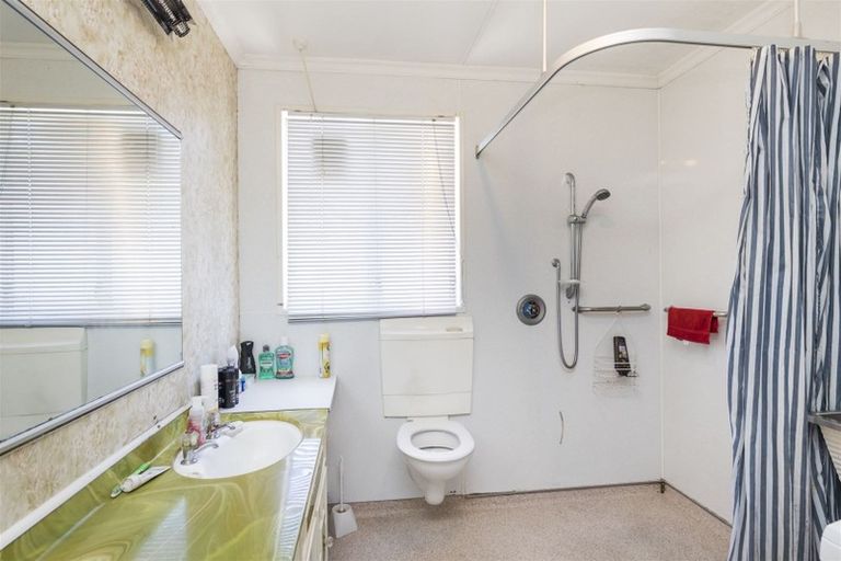 Photo of property in 142 College Street, Awapuni, Palmerston North, 4412