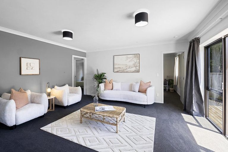 Photo of property in 65 Seaview Road, Marfell, New Plymouth, 4310