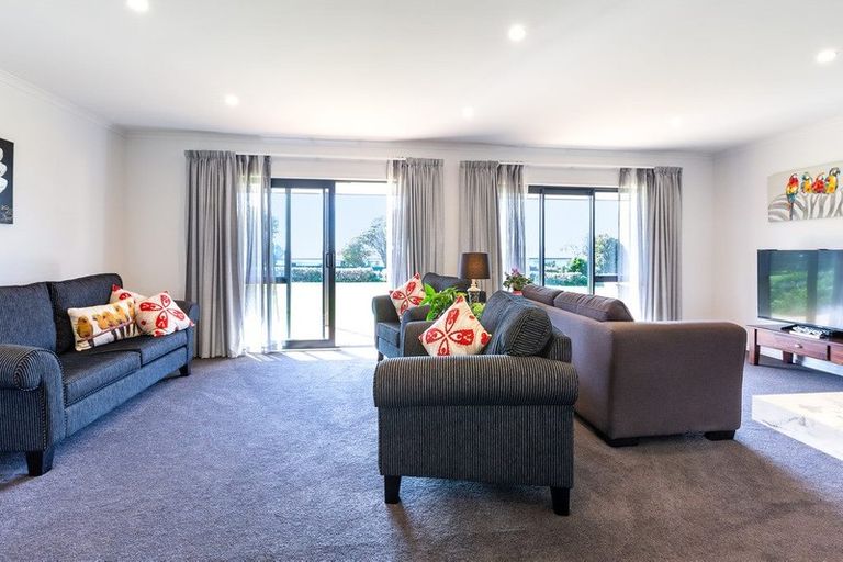 Photo of property in 2630 Awhitu Road, Awhitu, Waiuku, 2684