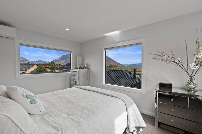 Photo of property in 18 Glenfiddich Road, Jacks Point, Queenstown, 9371