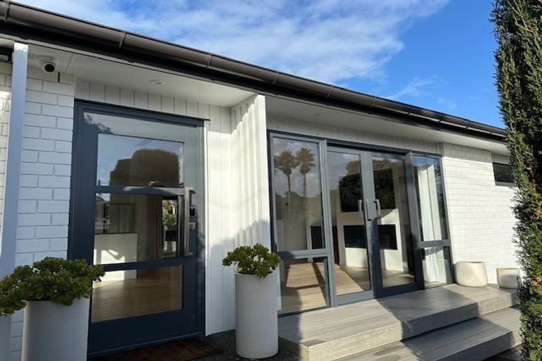 Photo of property in 1/2 Omana Road, Milford, Auckland, 0620