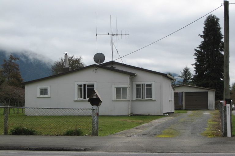 Photo of property in 83 Waller Street, Murchison, 7007