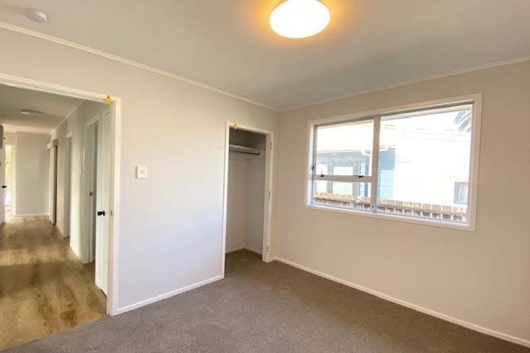 Photo of property in 75 Lewisham Street, Highland Park, Auckland, 2010