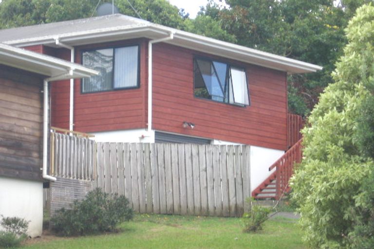 Photo of property in 1/3 Fernlea Rise, Bayview, Auckland, 0629