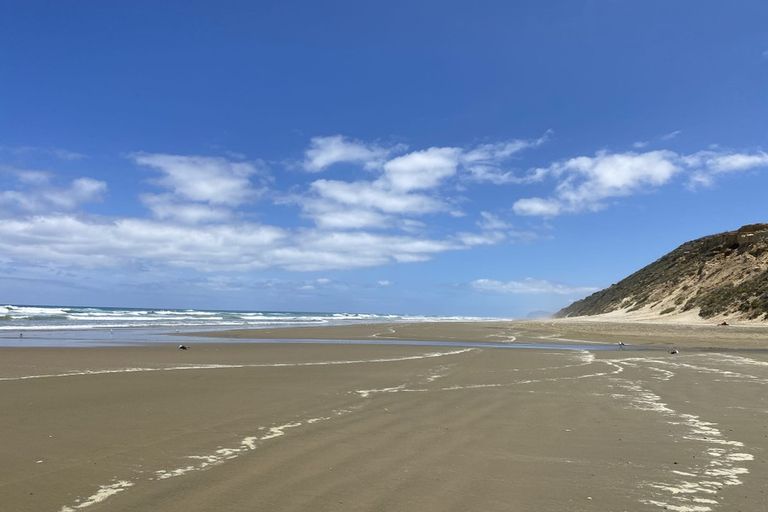 Photo of property in 4 Sea View Road, Baylys Beach, Dargaville, 0377