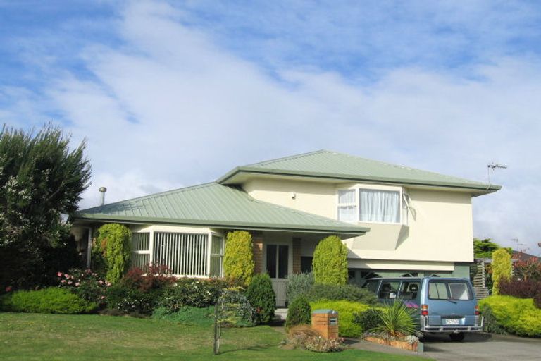 Photo of property in 102 Cedar Drive, Paraparaumu Beach, Paraparaumu, 5032