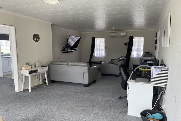 Photo of property in 30 The Avenue, Paraparaumu Beach, Paraparaumu, 5032