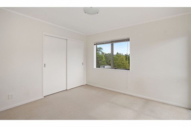 Photo of property in The Haven, 39/120 Beach Haven Road, Beach Haven, Auckland, 0626