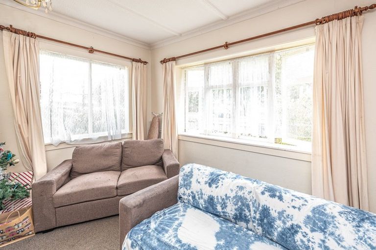 Photo of property in 17 Hutchison Crescent, Durie Hill, Whanganui, 4500