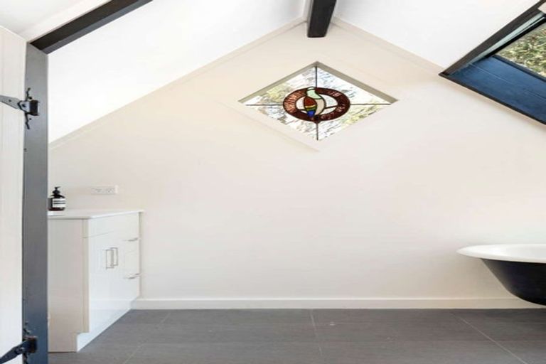 Photo of property in 33 Tainui Road, Titirangi, Auckland, 0604