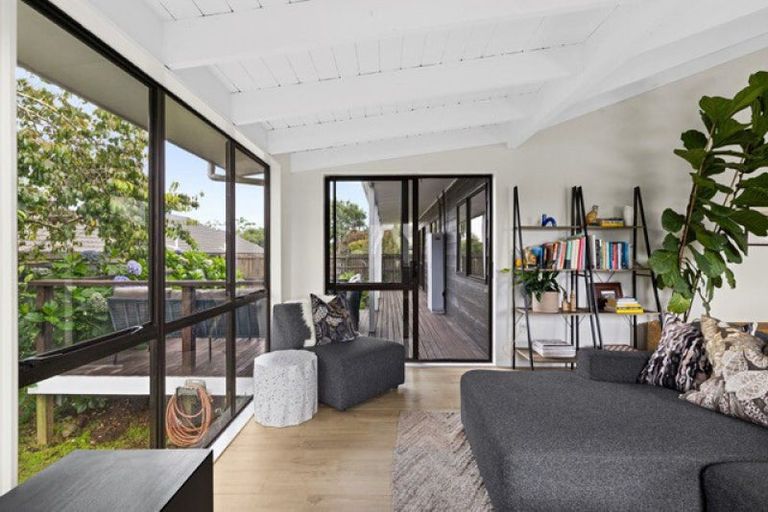 Photo of property in 12 Chestnut Court, Havelock North, 4130