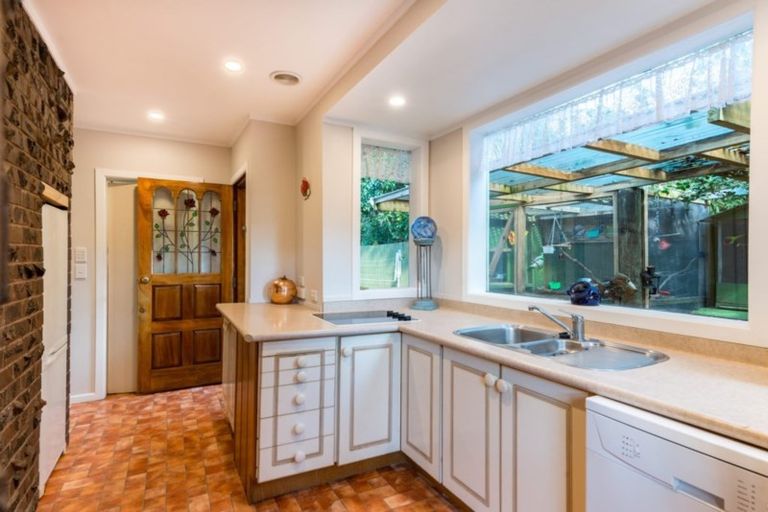 Photo of property in 8 Hartley Terrace, Massey, Auckland, 0614