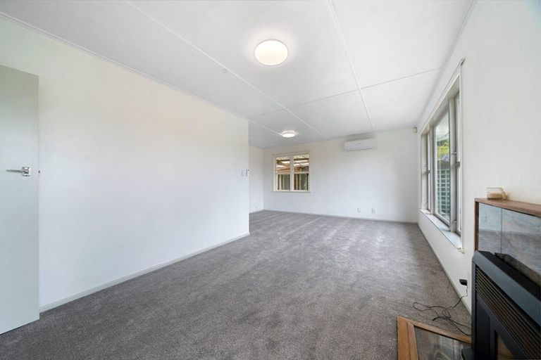 Photo of property in 49 Longburn Road, Henderson, Auckland, 0610
